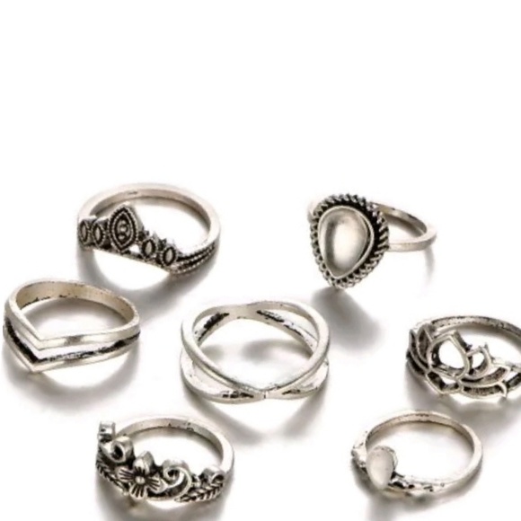 1LEFT 🎀3/$22🎀 Boho Stackable Ring Set - Picture 2 of 4